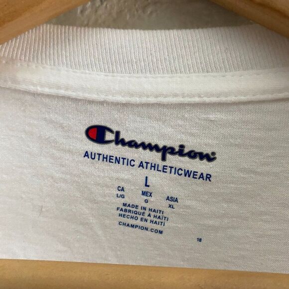 Disney 2019 Mickey Mouse White Champion Short Sleeve T-Shirt Men's Large NWT - Picture 2 of 3